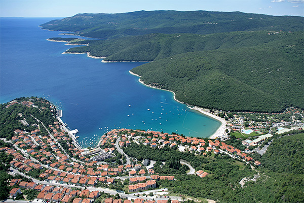 Look at the holiday offers in Rabac